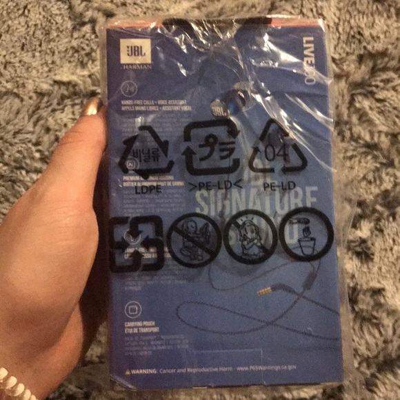 JBL Live 100 Headphones - Picture 2 of 2